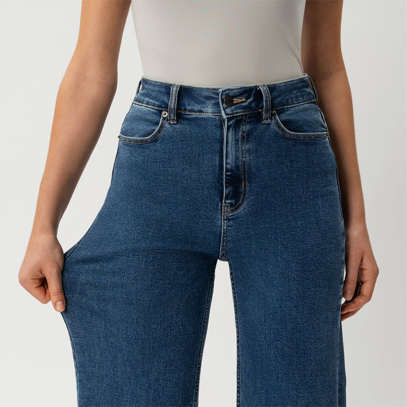 ELORA BASIC JEANS
