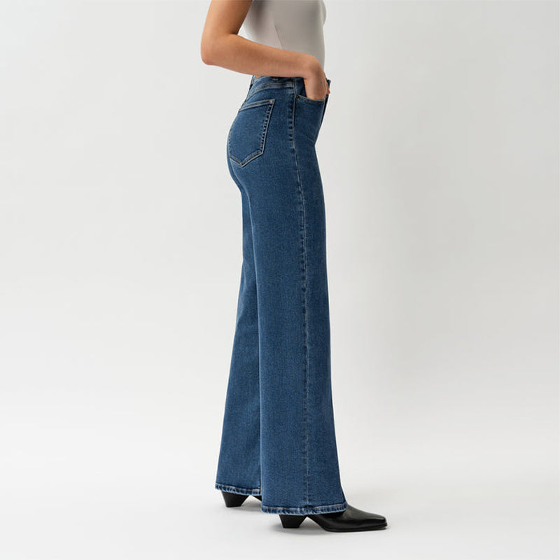 ELORA BASIC JEANS