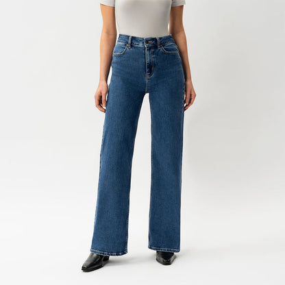 ELORA BASIC JEANS