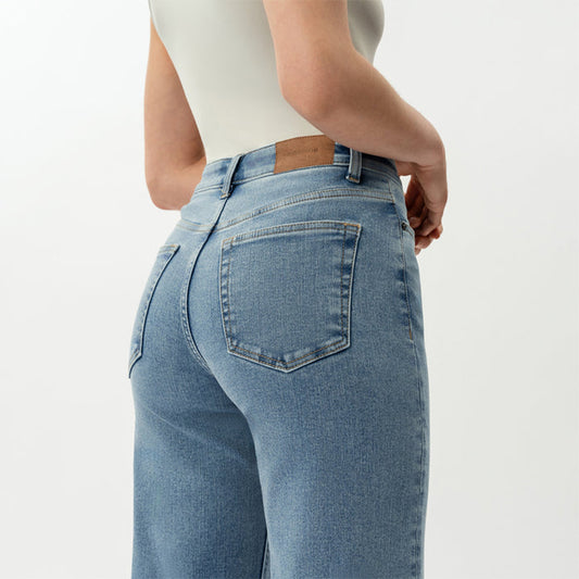 ELORA BASIC JEANS